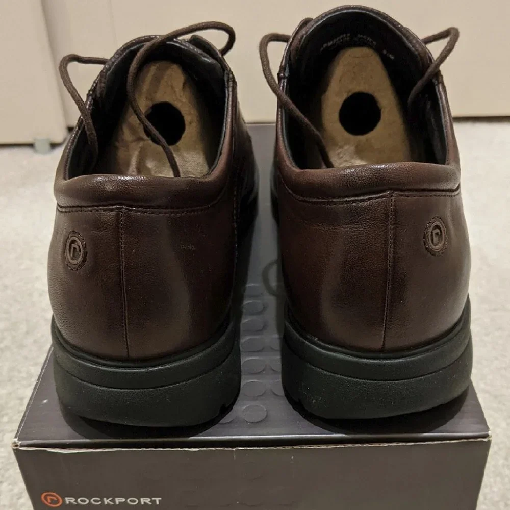 New Men's Rockport brown leather shoes size 9.5